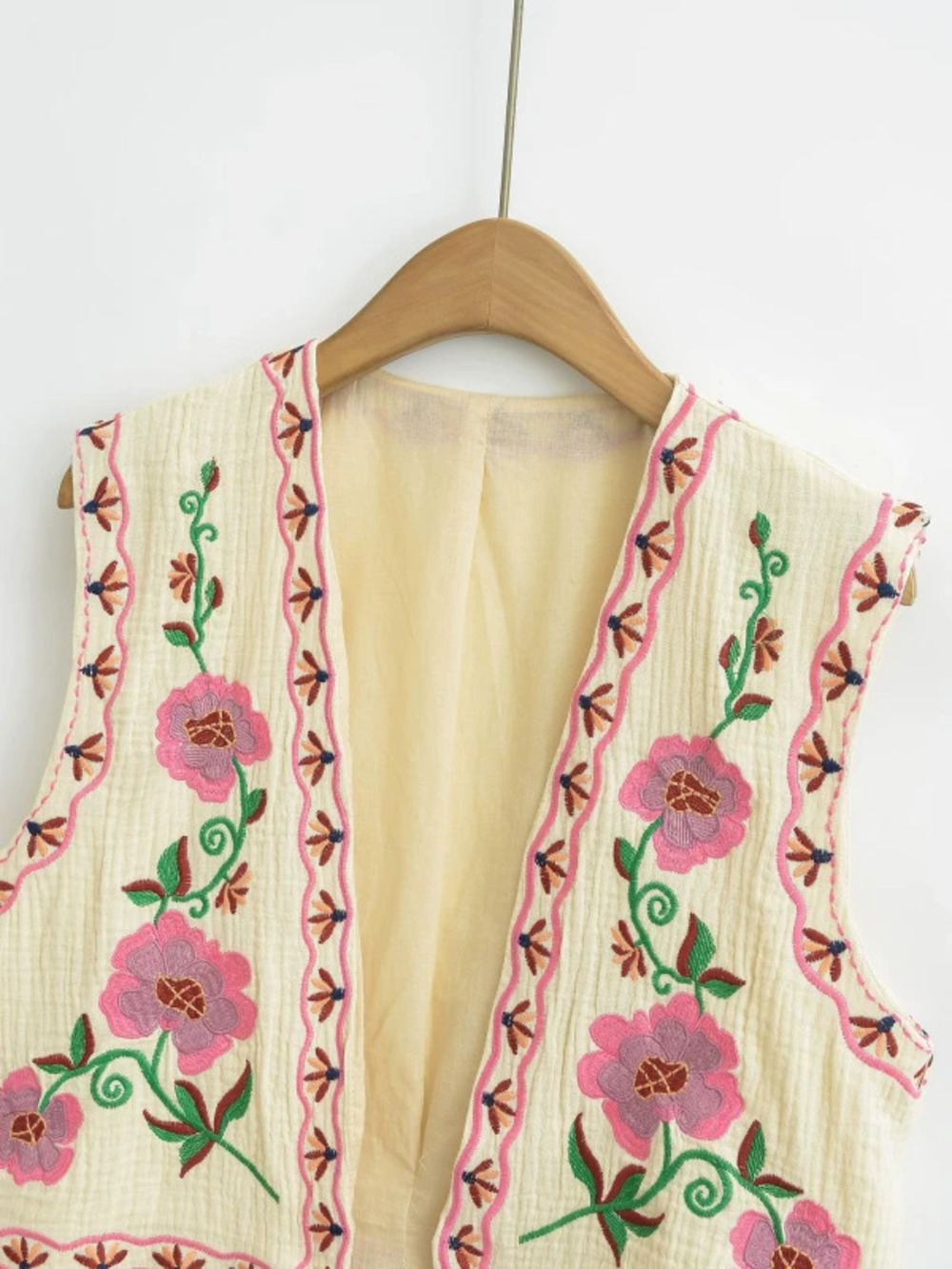 Women Embroidered Sleeveless Vest Tank Top